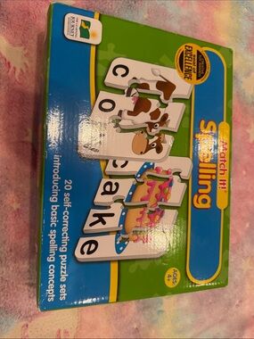 Match Spelling Puzzle Set - Green/Blue